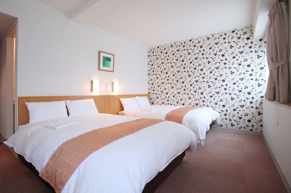 Economy hotel Chisun Hommachi 3*